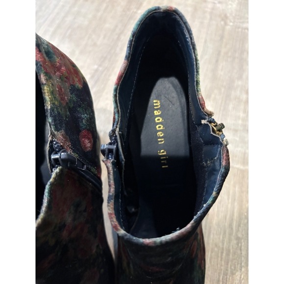 Madden Girl Floral Velvet Ankle Booties Block‎ Heel Side Zip Closure - Picture 2 of 6